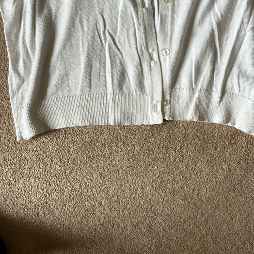 Ladies short sleeve button up sweater, sz.14, toile flowers on front! 100%cotton - Picture 5 of 5